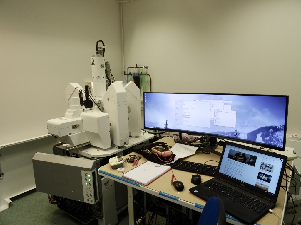 New Electron Probe Micro Analyser